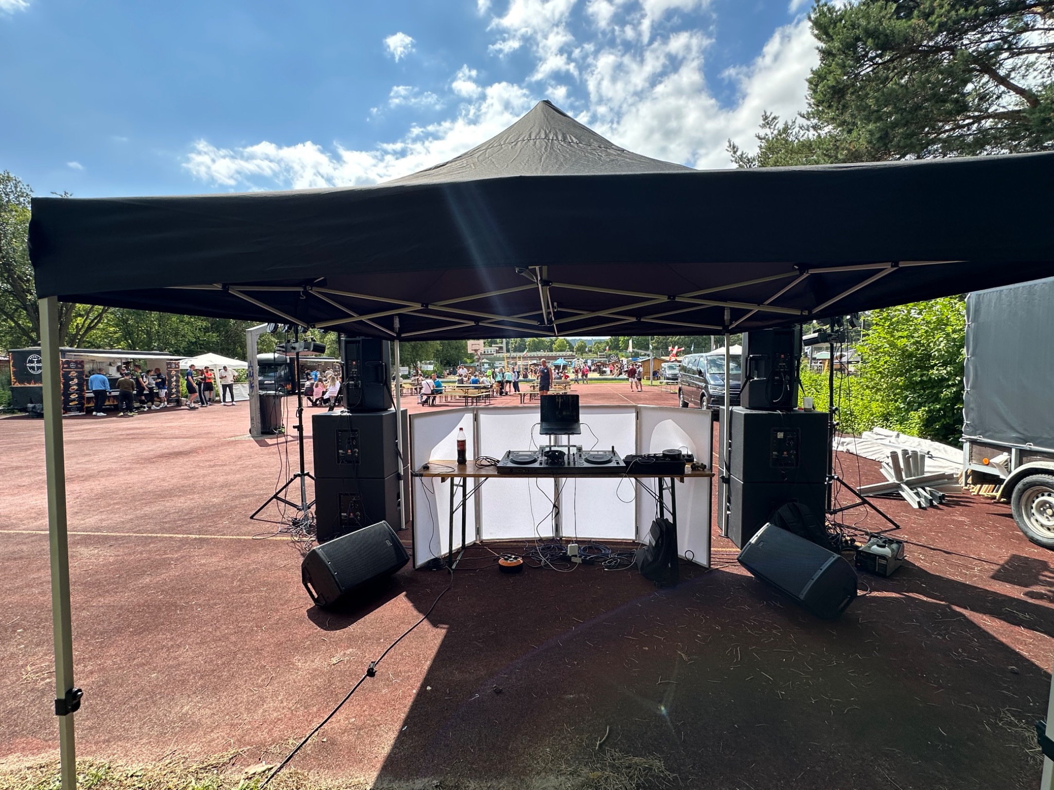 Sound- und Veranstaltungstechnik bei einem Outdoor-Event